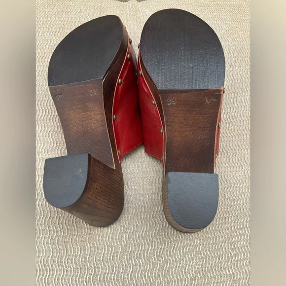 Penelope Chilvers Burgundy Medium Heeled Leather Clogs EU39